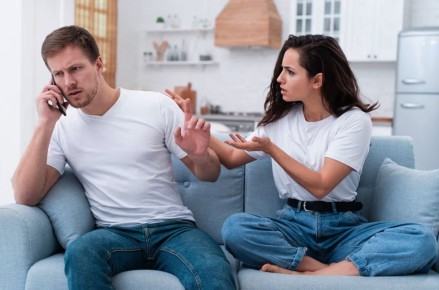 Признаки, что мужчина вас не уважает: узнайте 5 тревожных сигналов