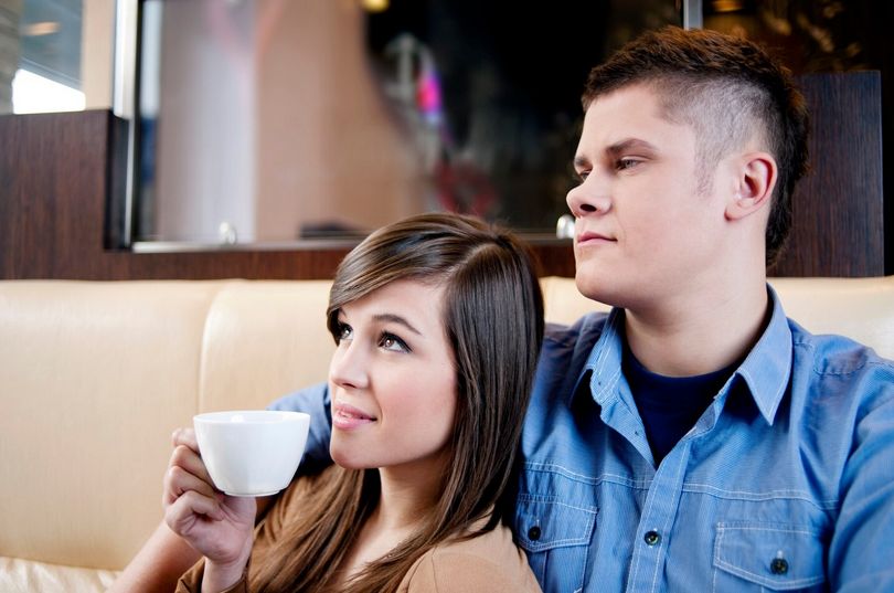 Зависть к успеху партнера: нормальное, но непростое чувство