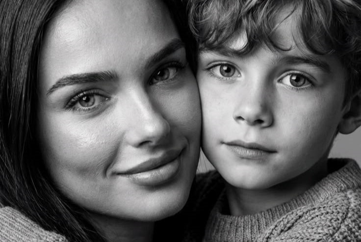 Неожиданные встречи: бабушка, внук и красная машинка